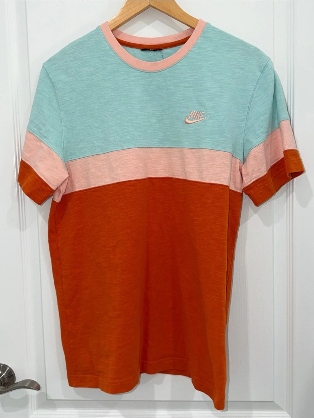 Nike Short Sleeve Colorblock Tee in Mint, Pink & Rust Orange size men’s small